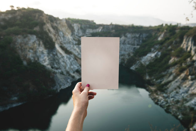 Travelling Concept With Paper Mockup Psd