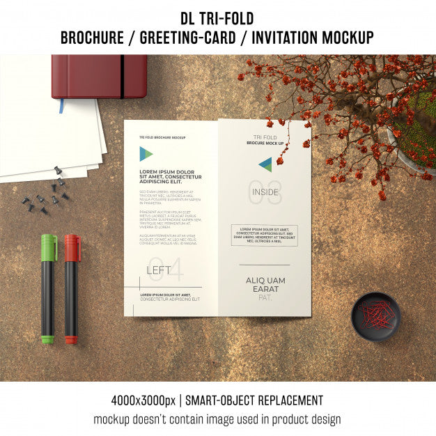 Trifold Brochure Or Invitation Mockup Still Life Concept Psd