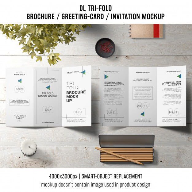 Trifold Brochure Or Invitation Mockup Still Life Concept Psd
