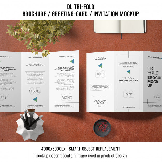 Trifold Brochure Or Invitation Mockup Still Life Concept Psd