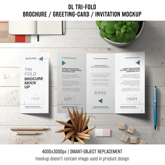 Trifold Brochure Or Invitation Mockup Still Life Concept Psd
