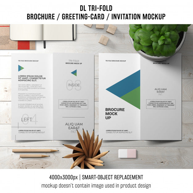 Trifold Brochure Or Invitation Mockup With Still Life Concept Psd