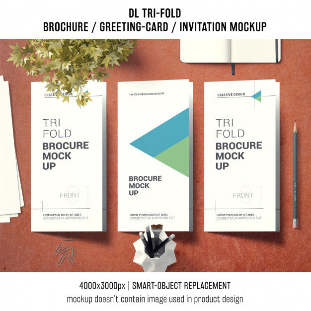 Trifold Brochure Or Invitation Mockup With Still Life Concept Psd