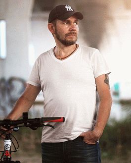 Urban T-Shirt – Psd Mockup