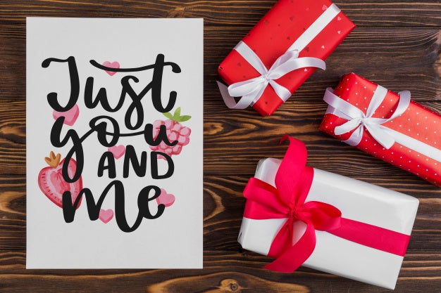 Valentines Card Mockup With Presents Psd
