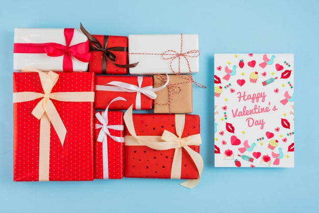 Valentines Card Mockup With Presents Psd