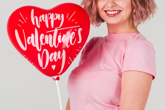 Valentine'S Day Concept Mock-Up With Smiling Woman Psd