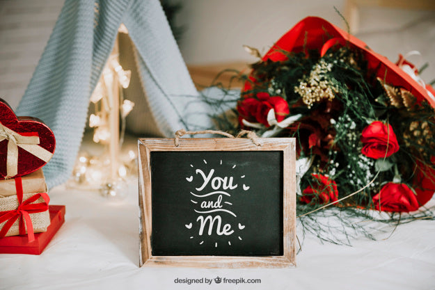Valentines Frame And Elements Mockup Psd