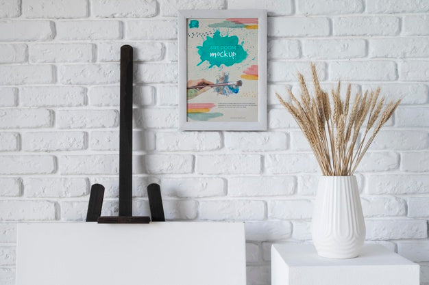 Vase With Spike On Desk Psd