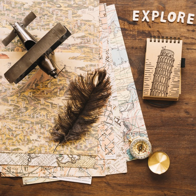 Vintage Travel Concept Mockup With Notepad Psd