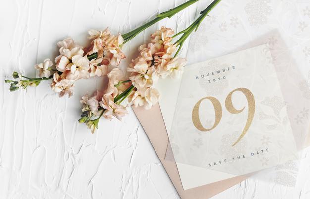 Wedding Invitation Card Mockup With Lathyrus Peach Psd