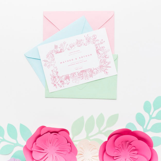 Wedding Invitation Mock-Up And Envelopes With Paper Flowers Psd