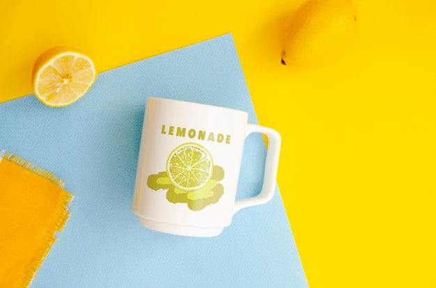 White Mug Mock-Up On Bicolor Background Psd