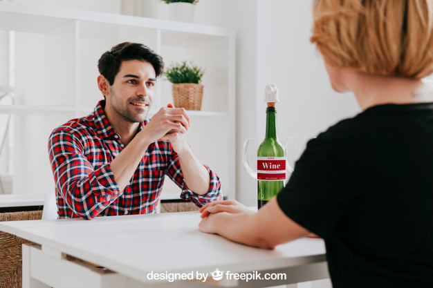 Wine Mockup With Couple At Table Psd