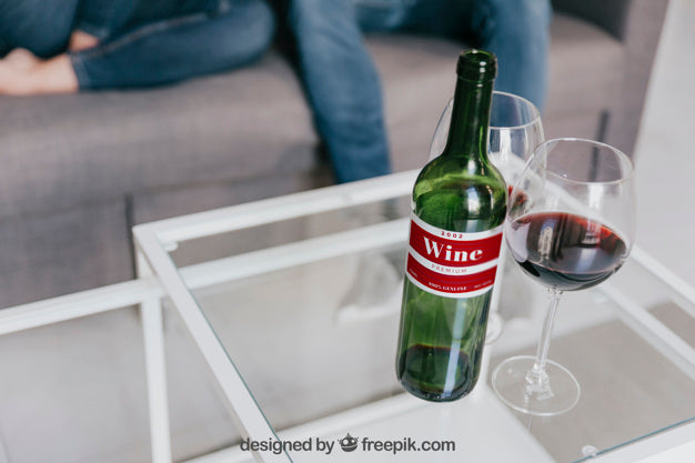 Wine Mockup With Couple On Couch Psd
