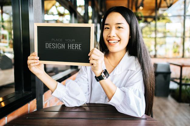 Woman Hand Holding Chalkboard Psd Mockup Psd