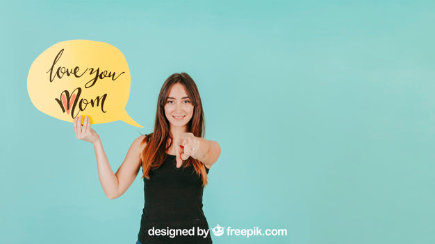 Woman With Speech Bubble Mockup Psd