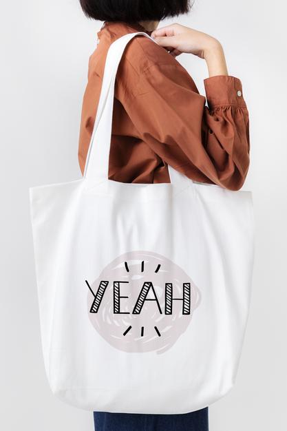 Woman With Tote Bag Mockup Psd
