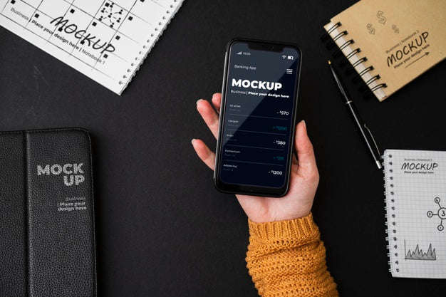 Woman'S Hand Holding Phone Mock-Up Psd