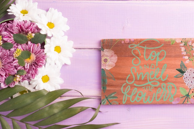Wooden Board Mockup With Floral Decoration Psd