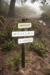 Wooden Route Signs  Mock-Up In The Forest Psd