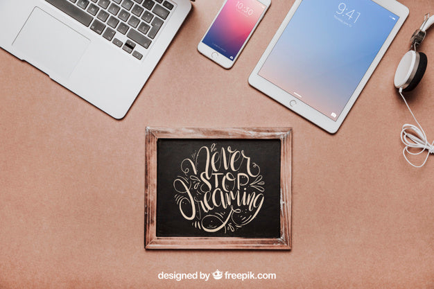 Workspace Mockup With Slate Psd