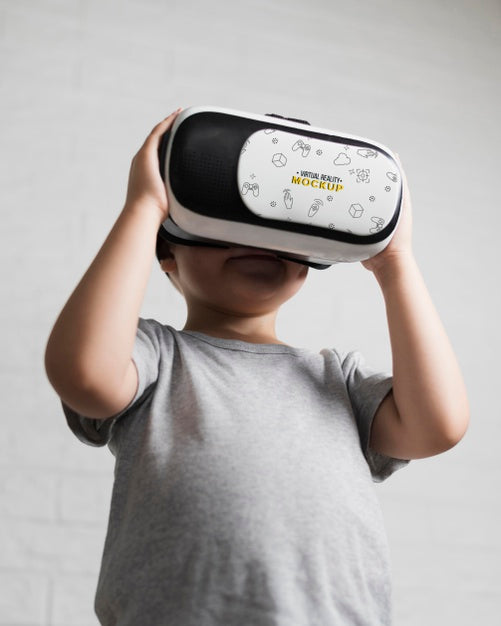 Young Boy Trying Virtual Reality Psd