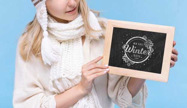 Young Woman Holding Mock-Up Sign Psd