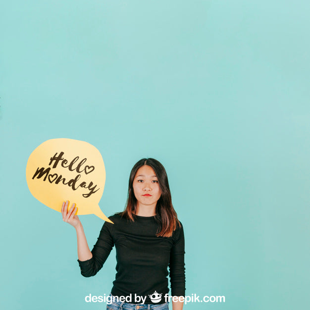 Young Woman With Speech Bubble Mockup Psd